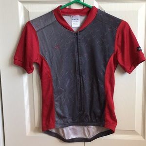 Biking top🚴‍♀️